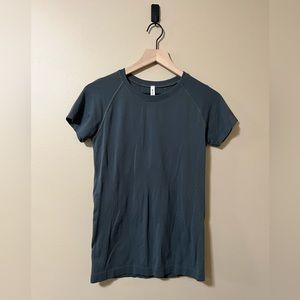 Athleta Momentum Seamless Gray Tee